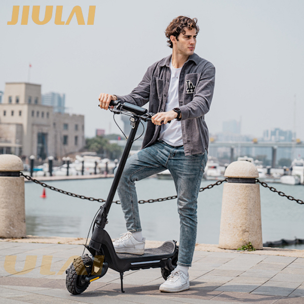 强大的 1200W 48V 双电机 50Km/H 高速可折叠成人电动滑板车带 App